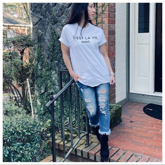 C’est la Vie Graphic Tee - Picture 10 of 10